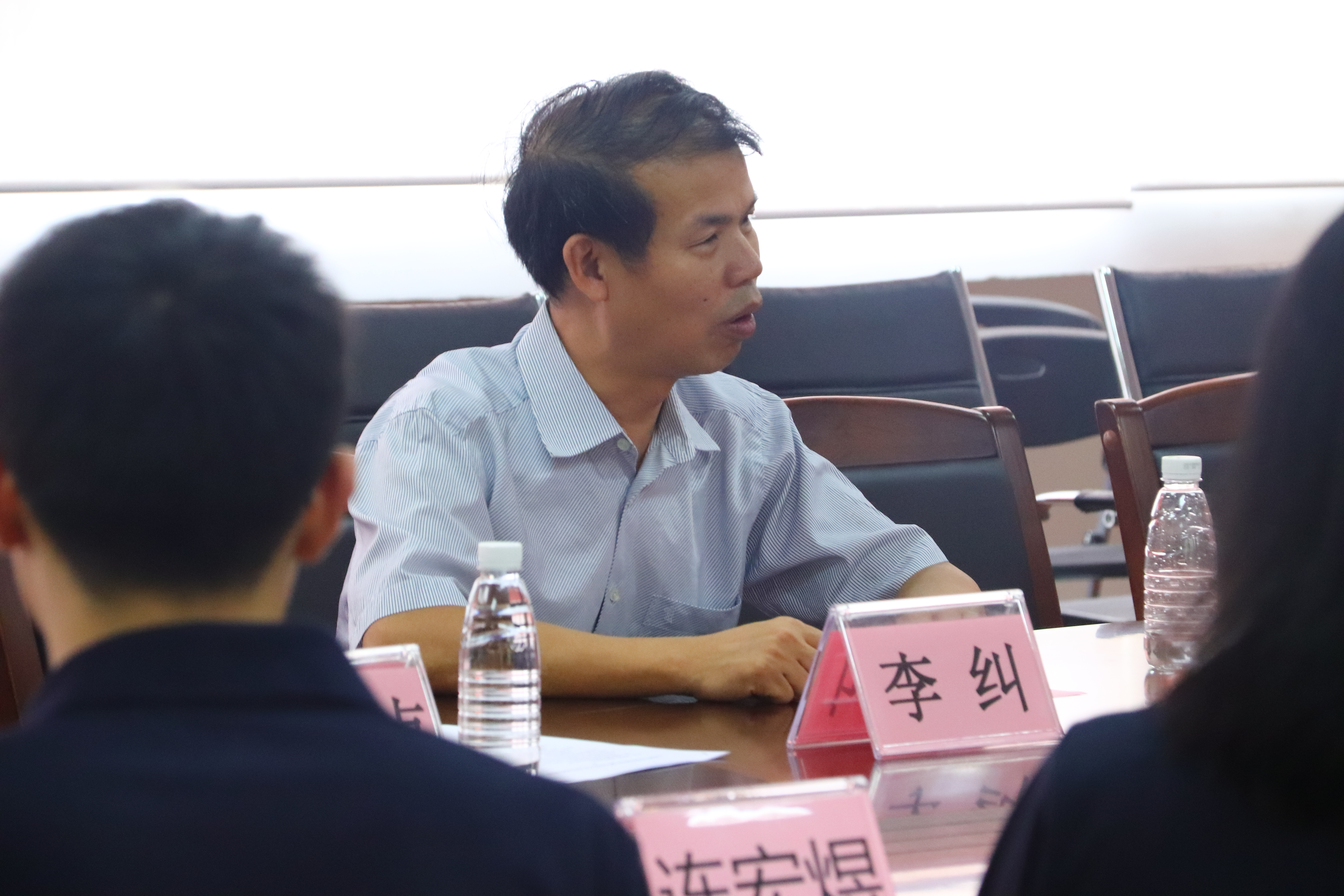 D:\环建学工2019.6\【宣传工作】\【新闻稿】\1 韩国a片动态
\韩国a片
与鹏万里—研途考研东莞分校签署战略合作协议并举行考研导师聘任仪式\1 李纠书记讲话.jpg D:\环建学工2019.6\【宣传工作】\【新闻稿】\1 韩国a片动态
\韩国a片
与鹏万里—研途考研东莞分校签署战略合作协议并举行考研导师聘任仪式\1 李纠书记讲话.jpg